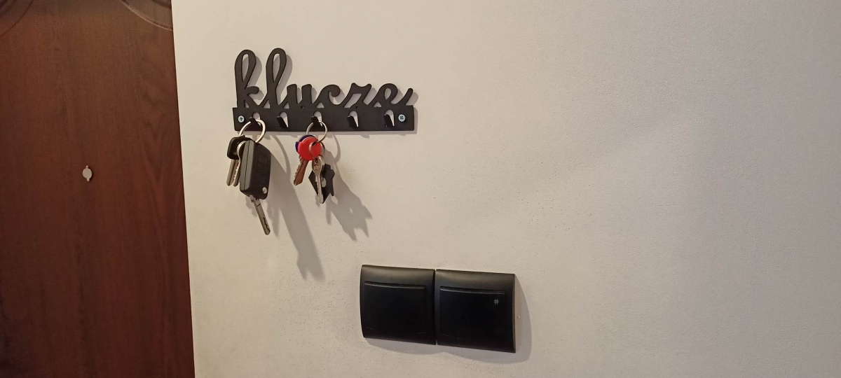 Wieszak z napisem na klucze do przedpokoju MetalFab - obrazek 6