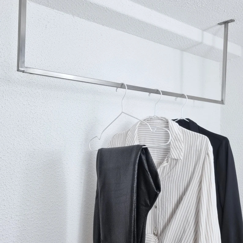 Wieszak w stylu loft do garderoby nierdzewny inox na ubrania MetalFab
