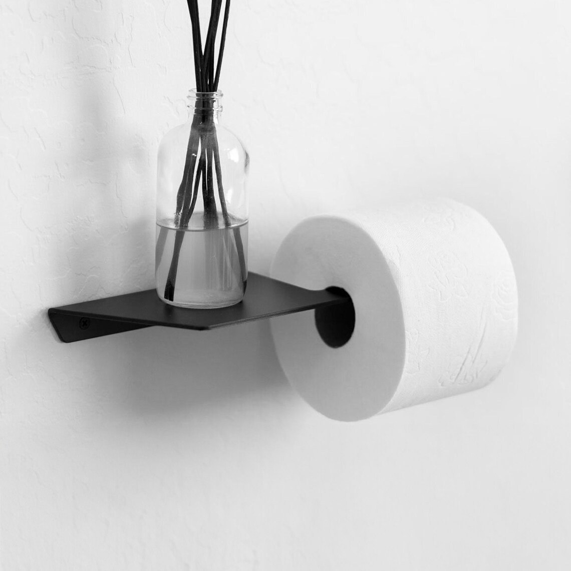 Wieszak na papier toaletowy z półką metalowy w stylu loft MetalFab