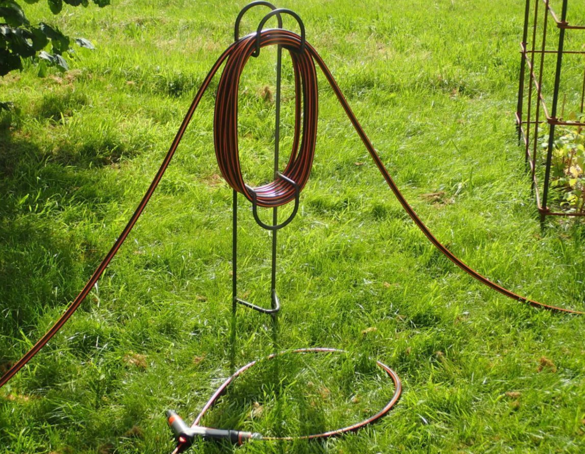 Solidny Wbijany Stojak na Wąż Ogrodowy - Metal Spawany - obrazek 8
